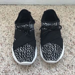 Black and white sneaker